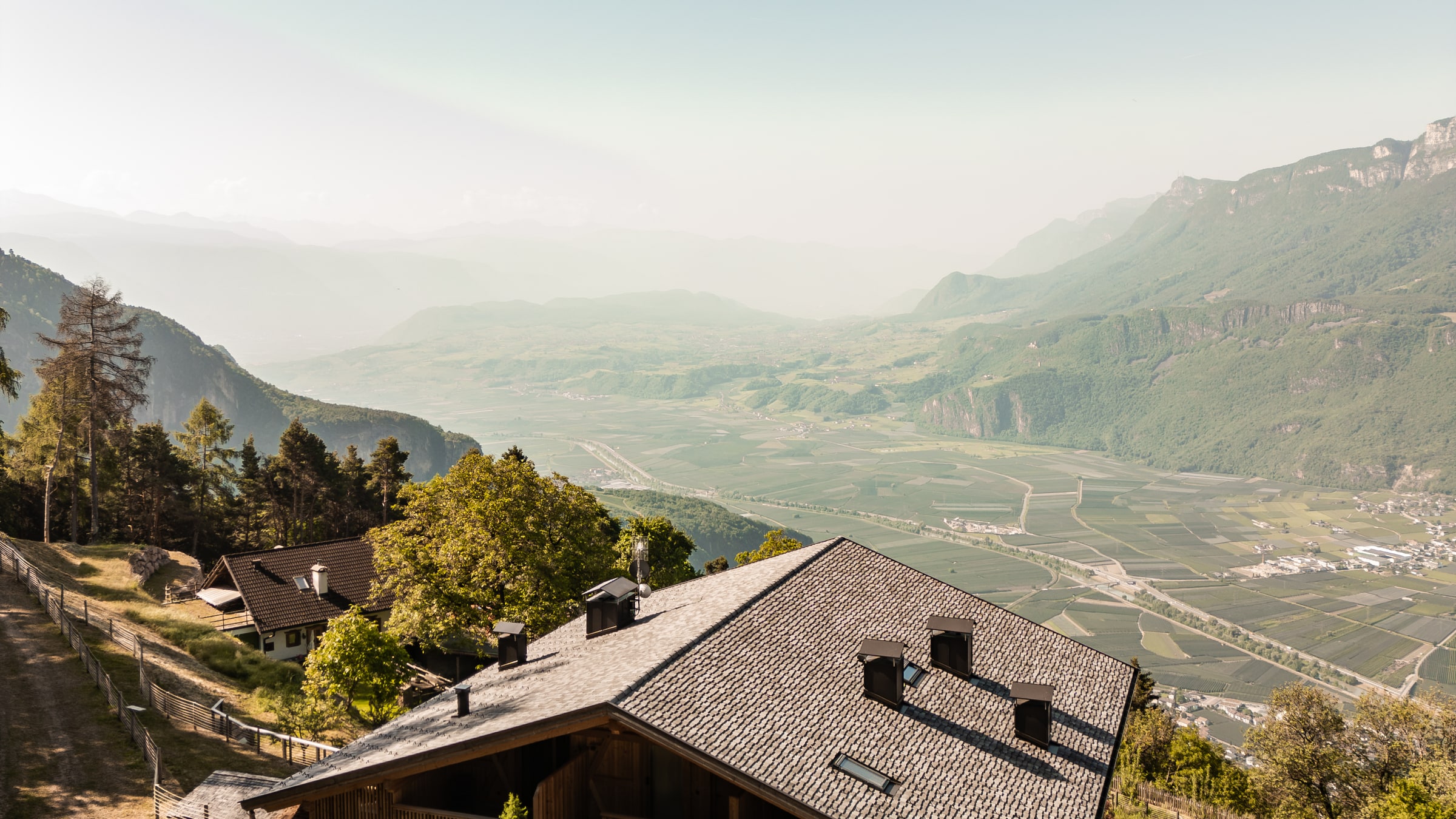 Kohlbrenner Lodges above the Adige Valley in South Tyrol