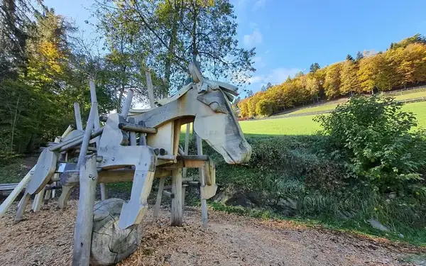 Sagenhafte Riesen und Knottnkino am Tschögglberg