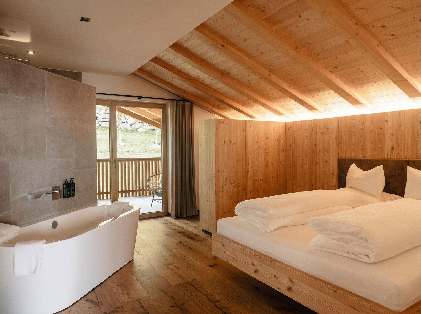 Lodge Wacholder, 100 m² Ferienwohnung mit privater Sauna in Mölten bei Meran, Südtirol – Eindruck 3